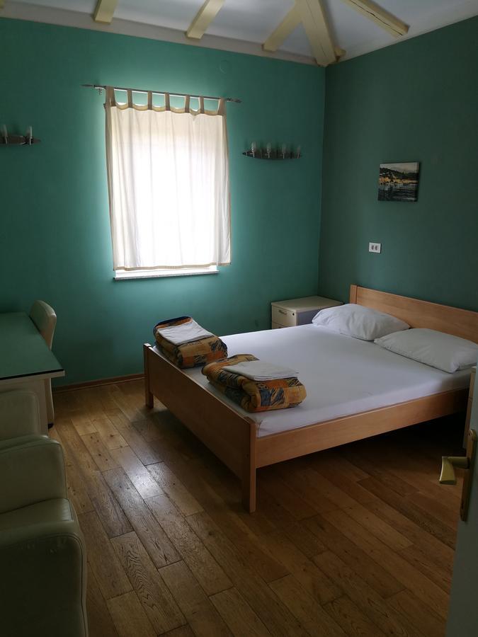 Apartments Zlatko Delic Ика Экстерьер фото
